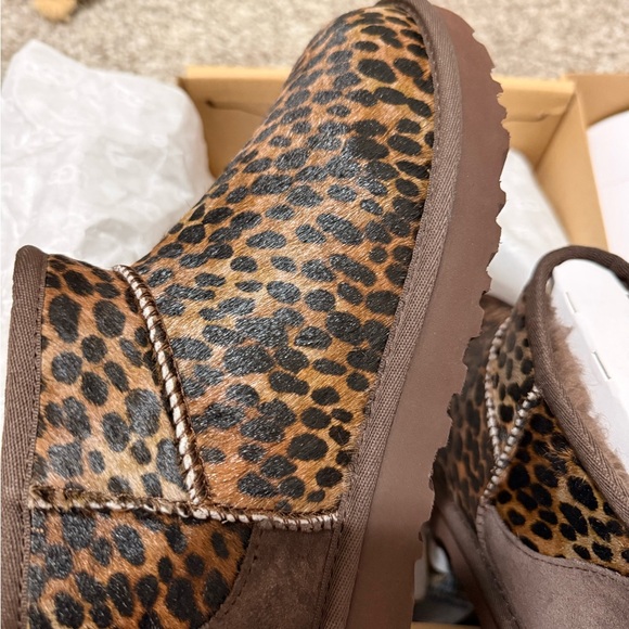 UGG CLASSIC ULTRA MINI CASPIAN LEOPARD - Picture 6 of 8